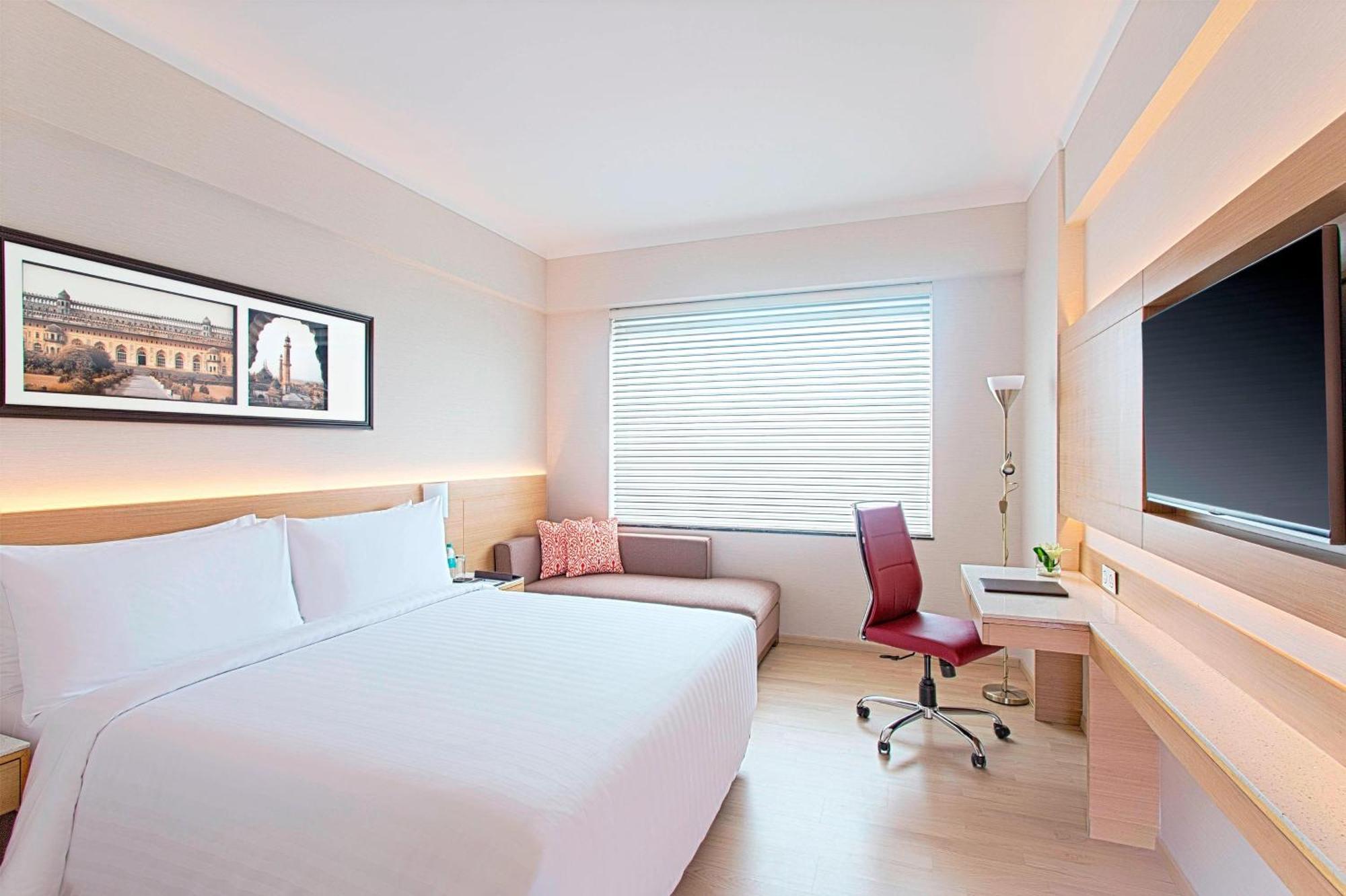 Fairfield By Marriott Lucknow Hotel Exterior photo